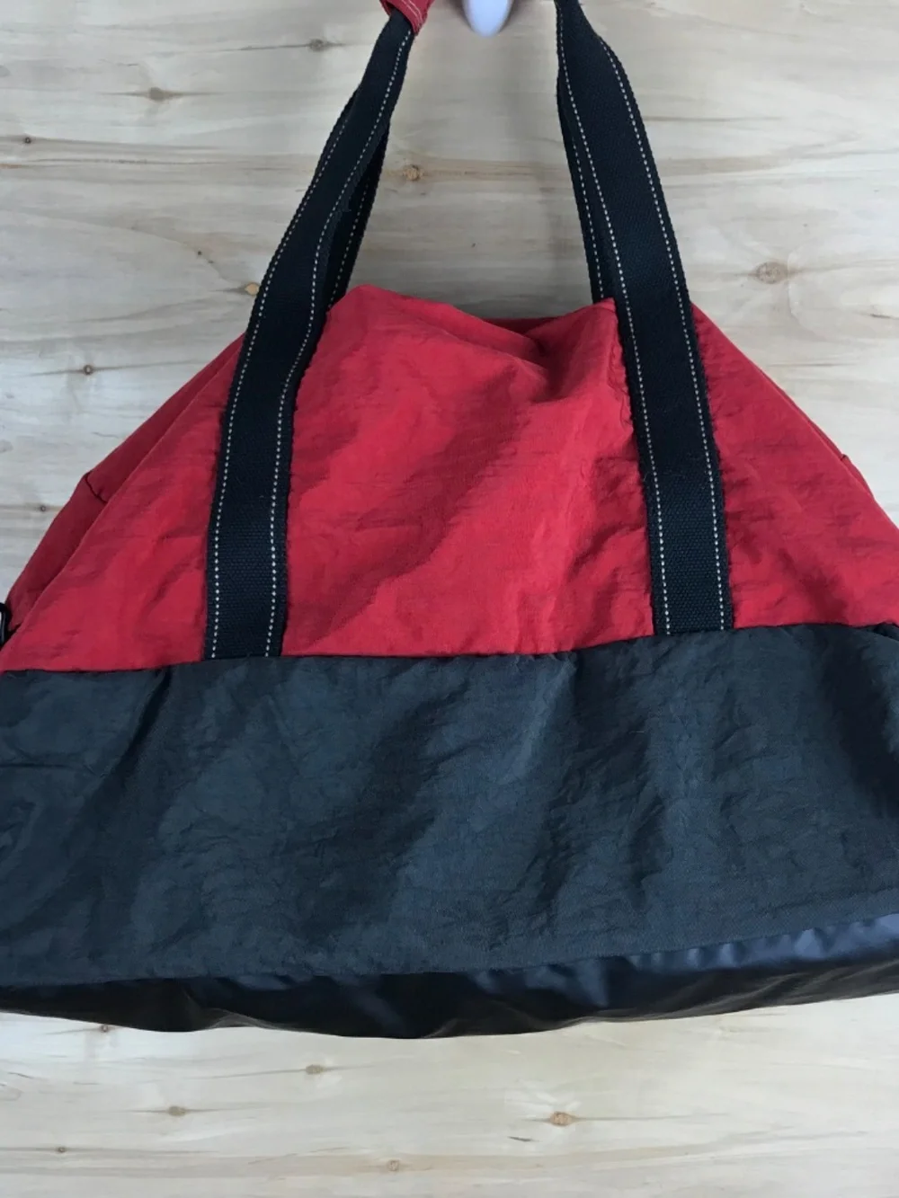 Vintage Eddie Bauer Red Duffel Gym Bag Goose Logo Shoulder Strap w/Handles